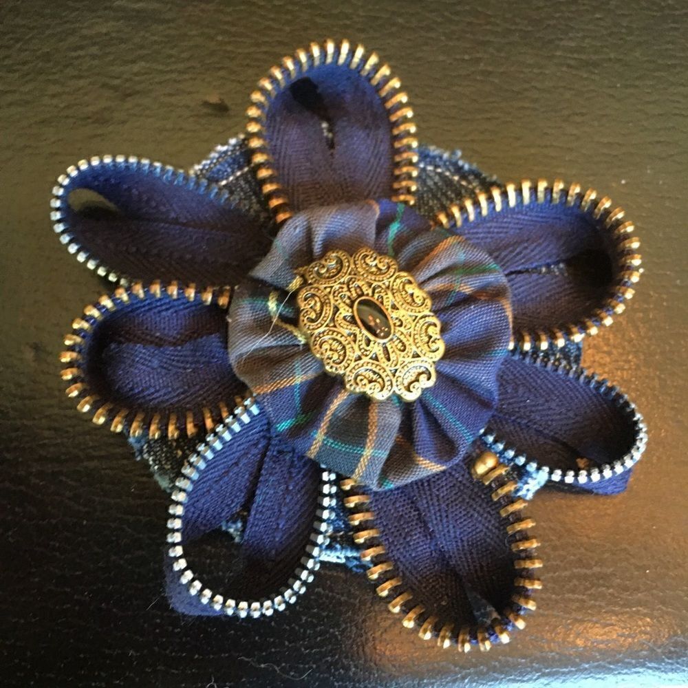 NAVY & Gold Zipper Flower Broach/Pin!